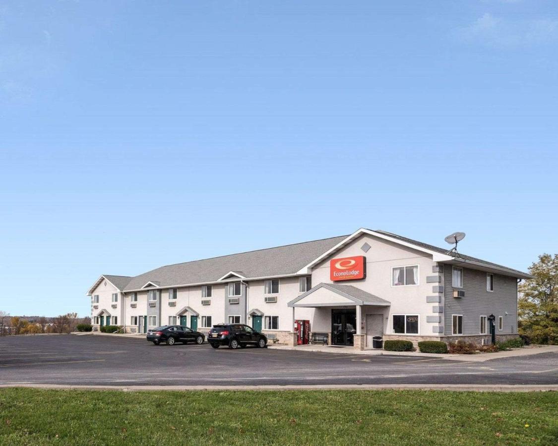 Econo Lodge Inn & Suites Канандейгуа Экстерьер фото