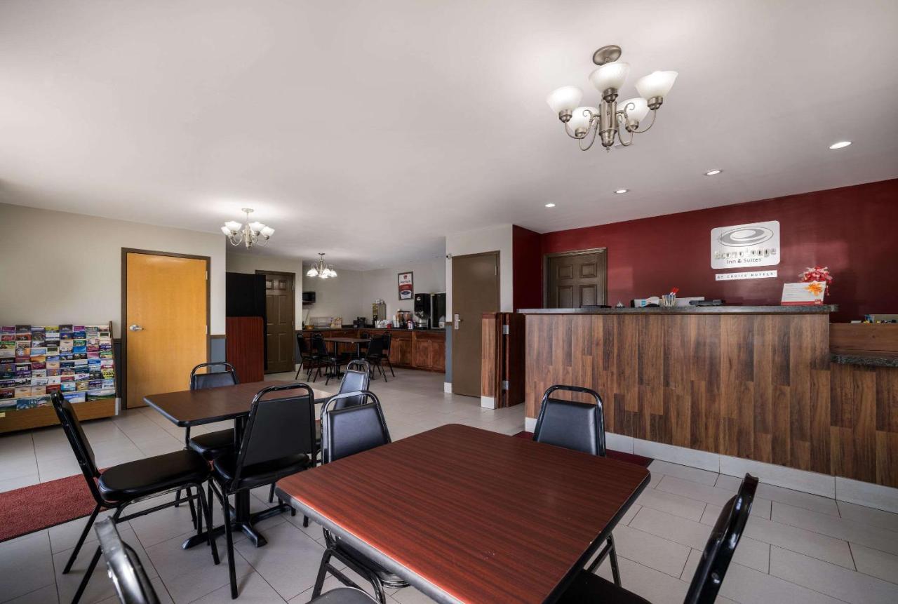 Econo Lodge Inn & Suites Канандейгуа Экстерьер фото
