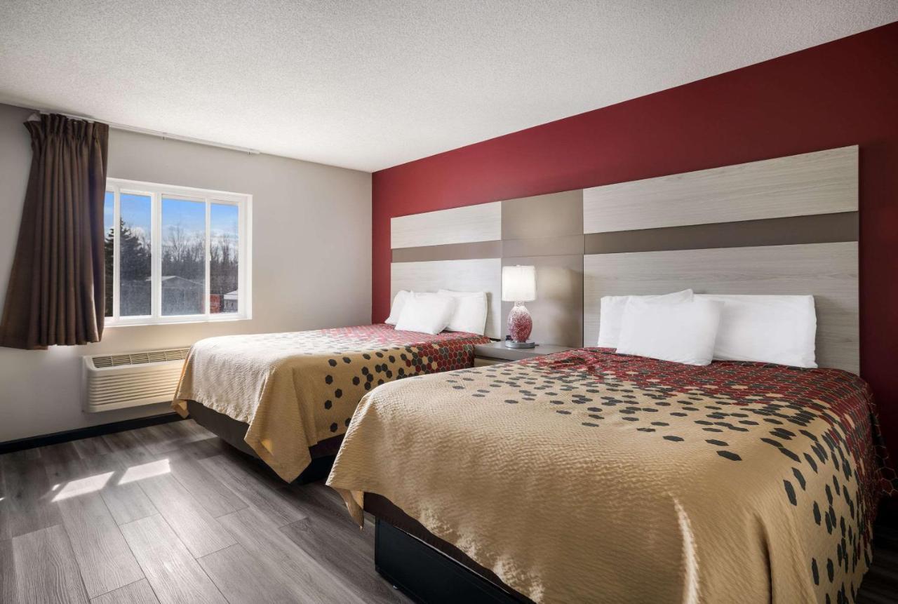 Econo Lodge Inn & Suites Канандейгуа Экстерьер фото