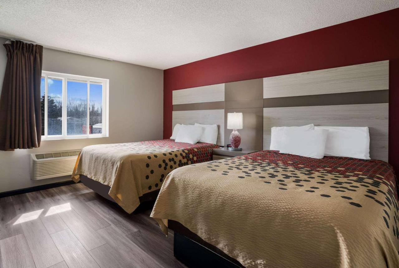 Econo Lodge Inn & Suites Канандейгуа Экстерьер фото